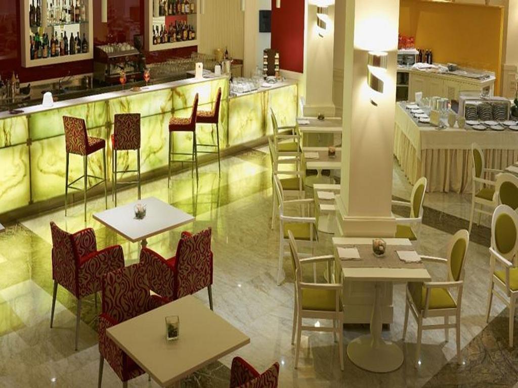 Jr Hotels Oriente Bari Exterior photo
